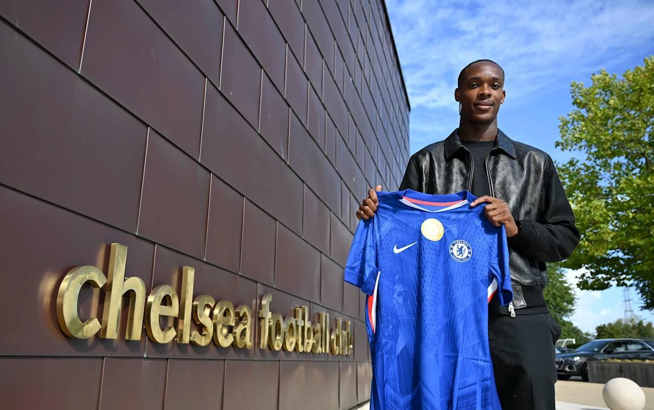 官方：切尔西签下斯特拉斯堡前锋埃梅加，球员将在明夏加盟